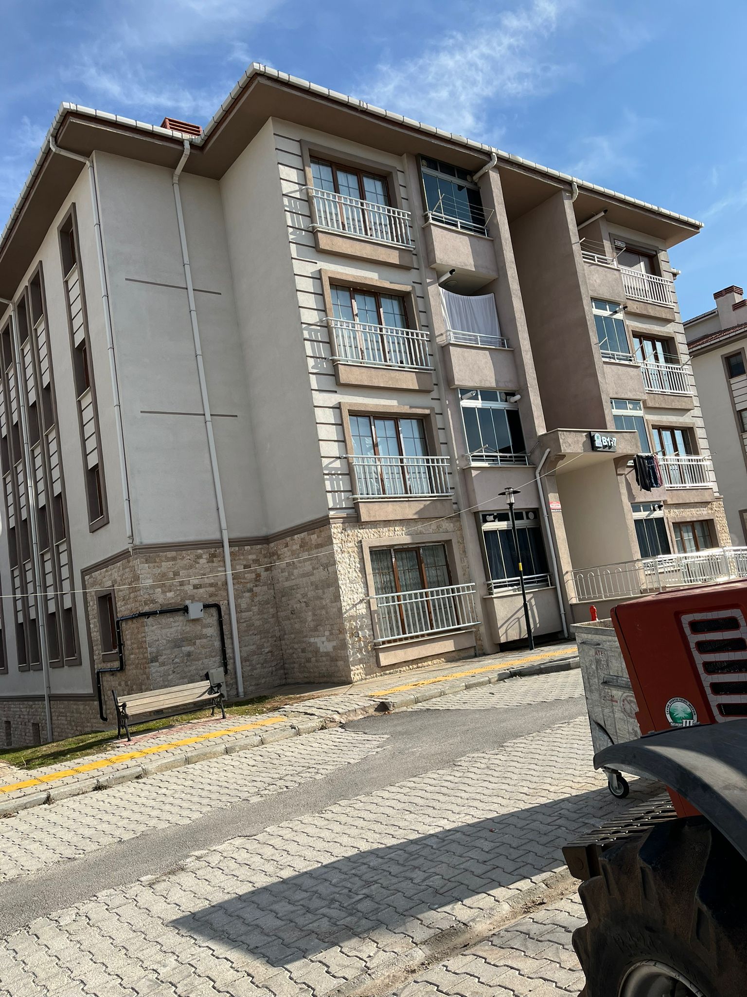 c2ce10b3 1906 42ad 85ff a0f46372e19f 